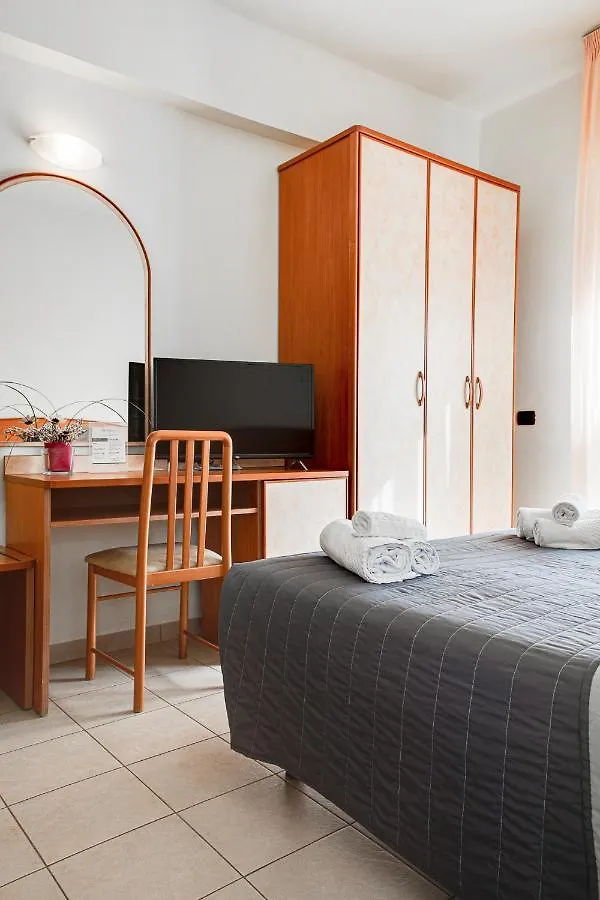 Hotel Villa Maria Cesenatico 3*,