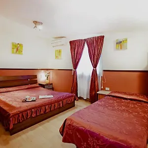saturnia-rome.it-romehotels.com/